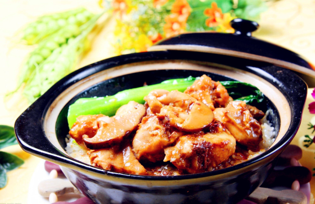 煲仔饭 