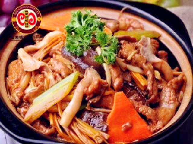 煲仔饭 