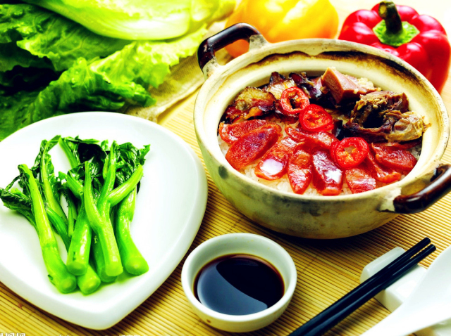 煲仔饭 
