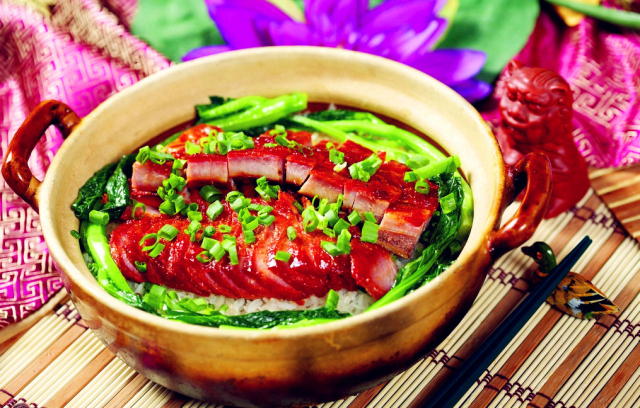煲仔饭 