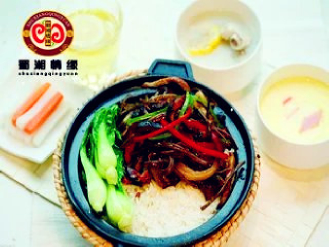 煲仔饭 