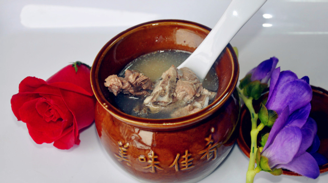 瓦罐煨汤 
